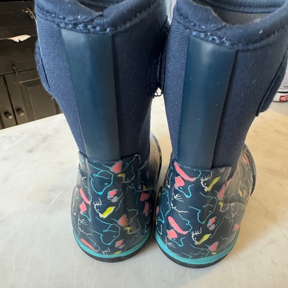 Bogs boots toddler size 5 - Picture 4 of 5